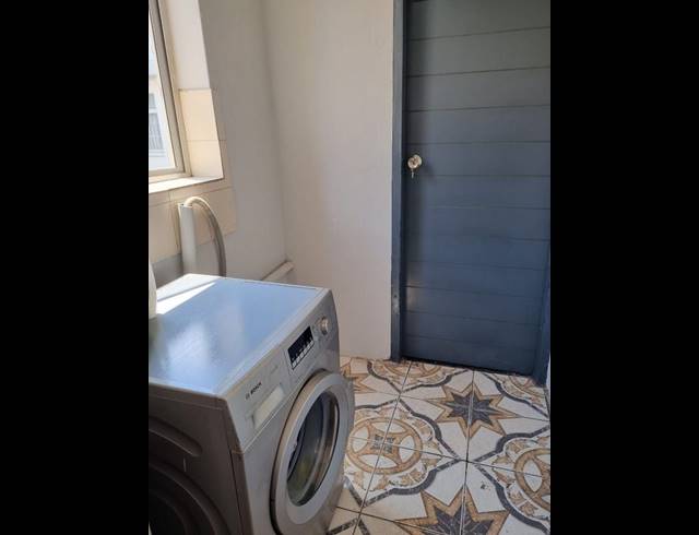 2 BEDROOM APARTMENT FOR SALE IN GLENWOOD